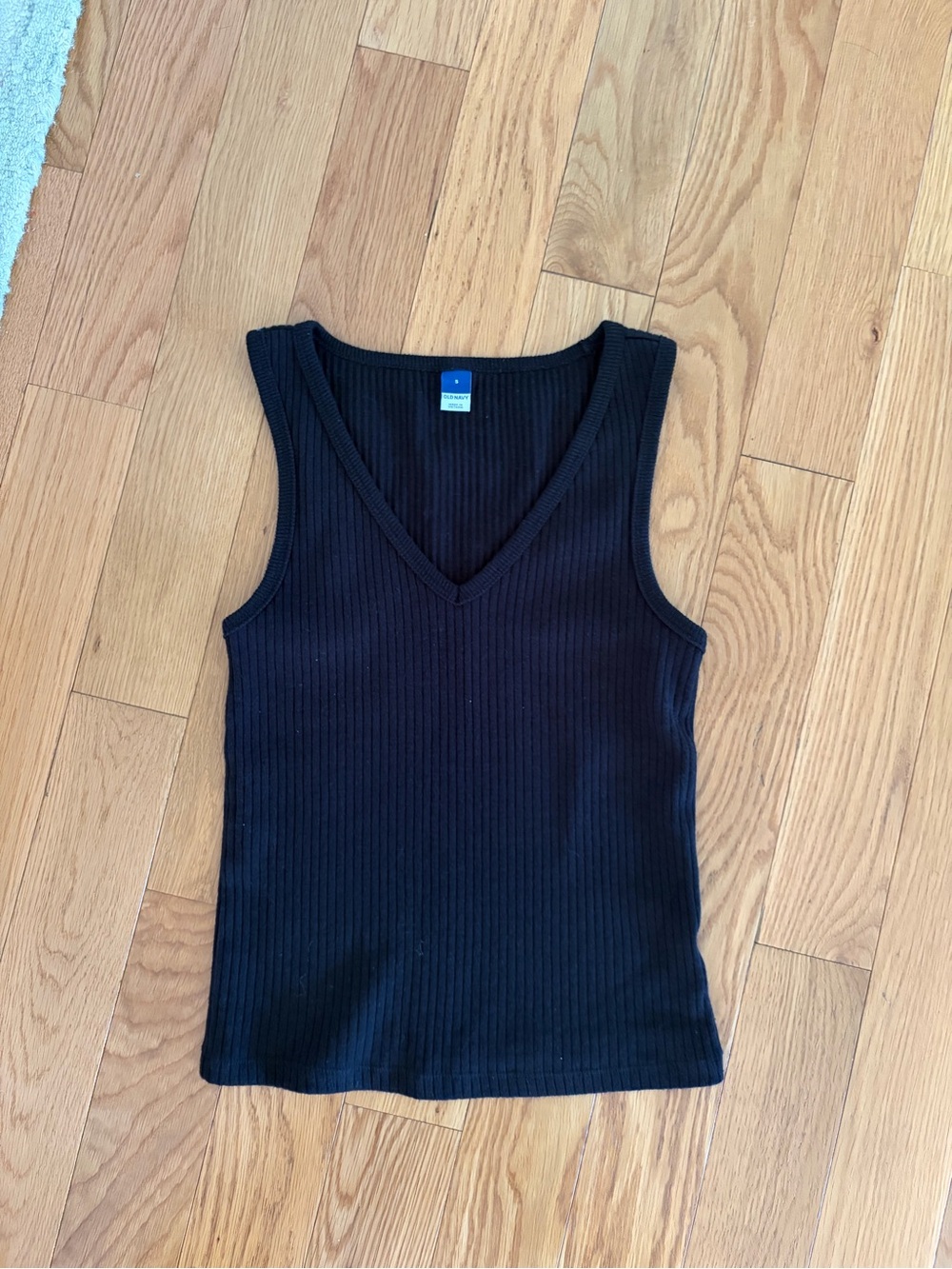 Old Navy Black Ribbed V-Neck Tank
